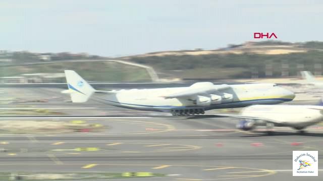 Dünyanın İki Büyük Uçağı Aynı Anda İstanbul Havaalanı'ndaydı'
