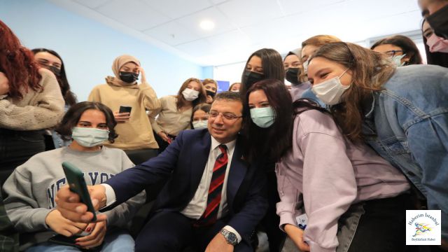 "ŞU SİYASETİ DE BİLİM YAPTINIZ YA HELAL OLSUN"