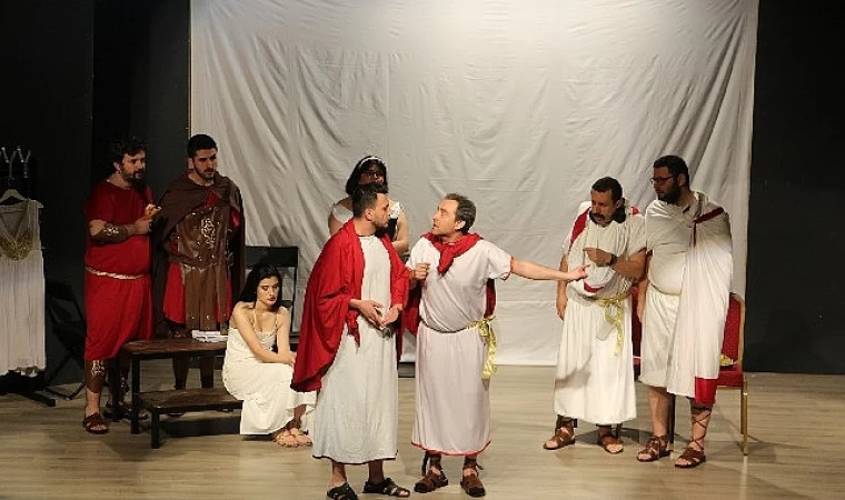 'Perde Arkası’ Saray’da sahnelendi