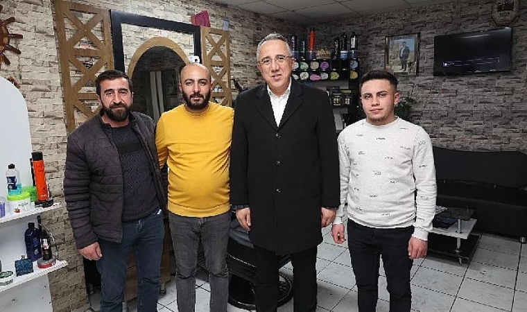 Başkan Savran, Mustafa Parmaksız Caddesi’ndeki Esnafları Ziyaret Etti