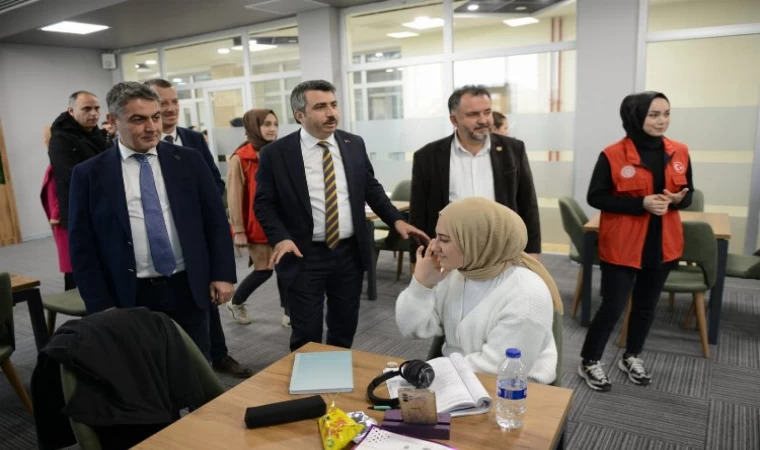 Bursa Yıldırım’ın ’Gençlik Merkezi’nde ders başı
