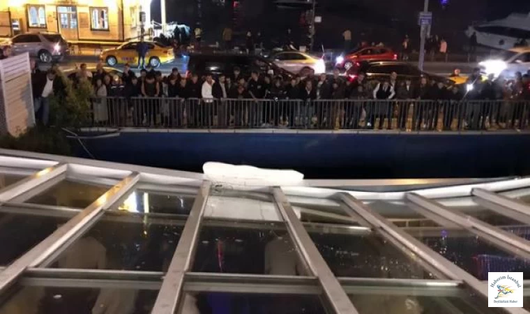 İstanbul Bebek'te bir restoranın olduğu iskele çöktü