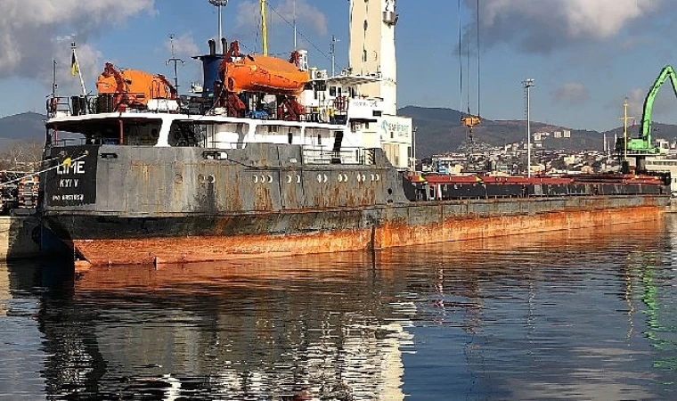 İzmit Körfezi’ni kirleten gemi cezadan kurtulamadı