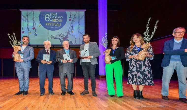 Mizahın ustaları İzmir’de ’Mizah Festivali’nde unutulmadı