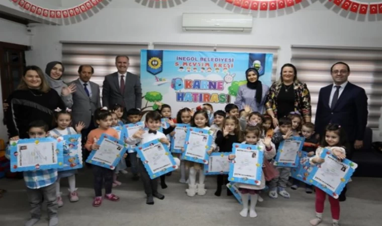 İnegöl’de ’Beşinci Mevsim’in minikleri ilk karnelerini aldı