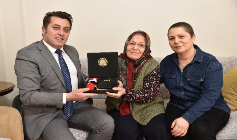 Manisa’da şehit ailesini mutlu eden ziyaret