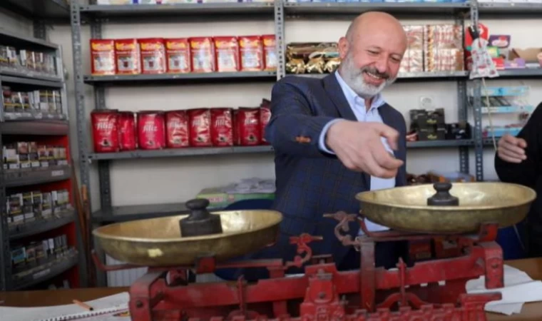 Ahmet Çolakbayrakdar’a esnaf övgüsü