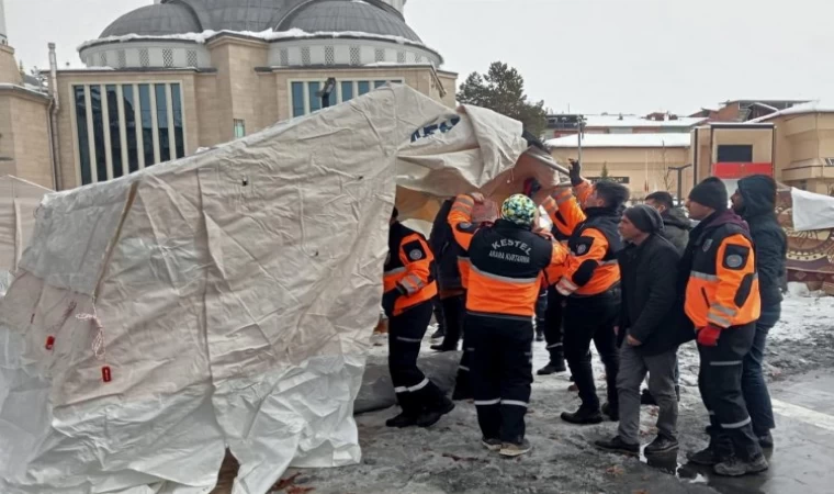 Bursa Kestel’in deprem bölgesine destekleri sürüyor