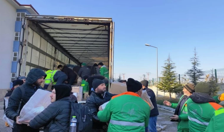 Bursa Osmangazi’nin gönüllü personel deprem bölgesinde