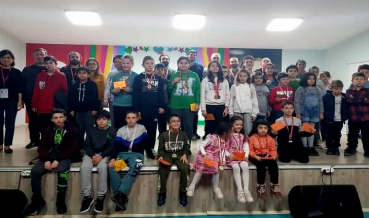 Bursa Yenişehir’de satranç rüzgârı