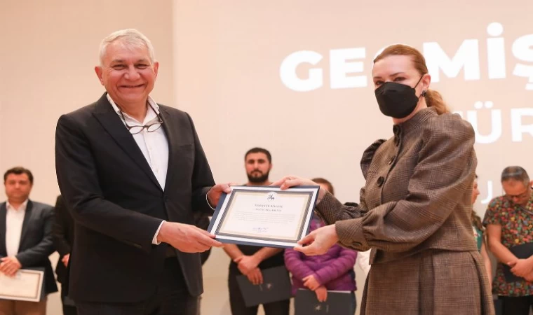 Deprem bölgesinden dönen DEÜ ekibine teşekkür belgesi