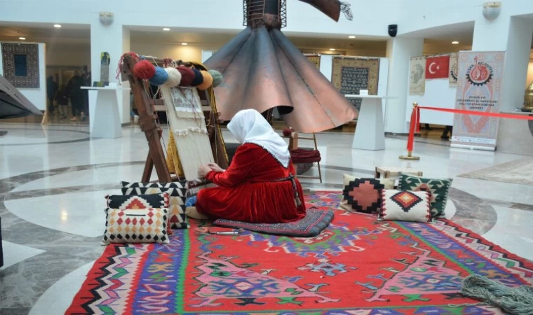 El yapımı Uşak Halıları Kıbrıs’ta görücüye çıktı