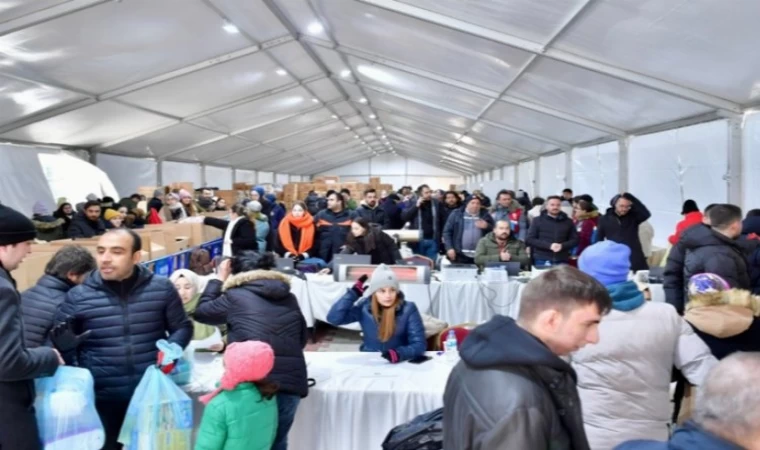 Fatih Belediyesi’nin deprem kampanyasına yoğun destek