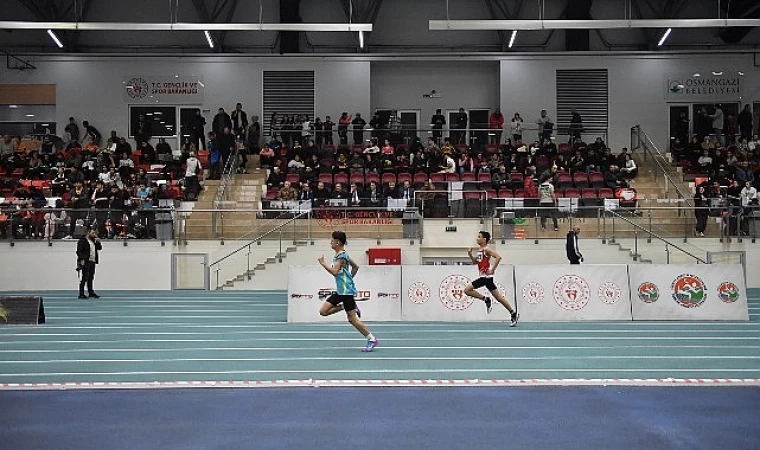 Genç atletleri şampiyona değil salon heyecanlandırdı