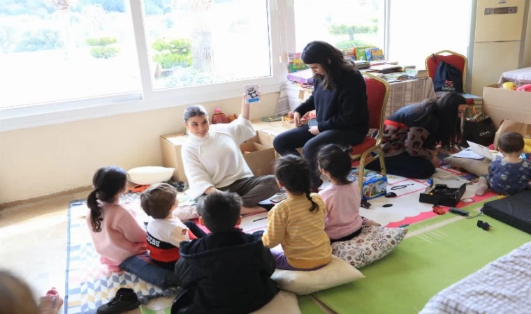 İzmir Güzelbahçe’de depremzede çocuklara oyun alanı