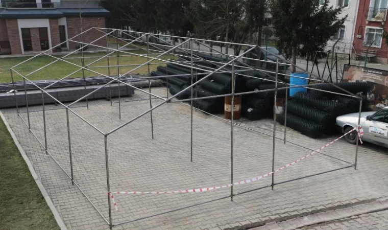 İzmit’in ’Park Bahçeler’i afet bölgesi için seferber
