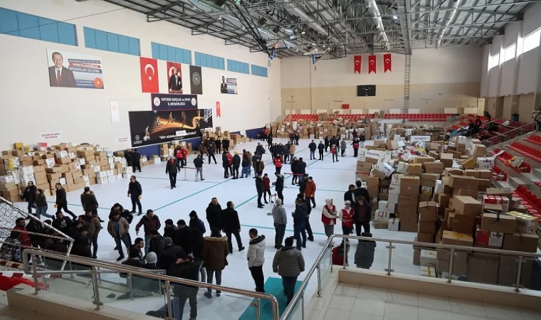 Kayseri Talas Avrupa’dan gelen yardımları dağıttı