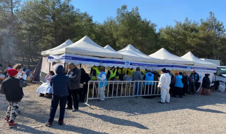 Kayseri’den deprem bölgesine ’sıcak’ yardım