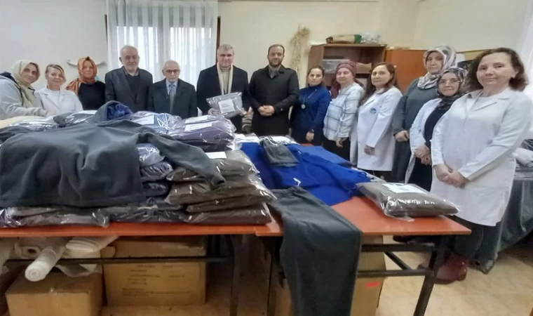 Sakarya afetzedeler üşümesin diye gece-gündüz üretiyor