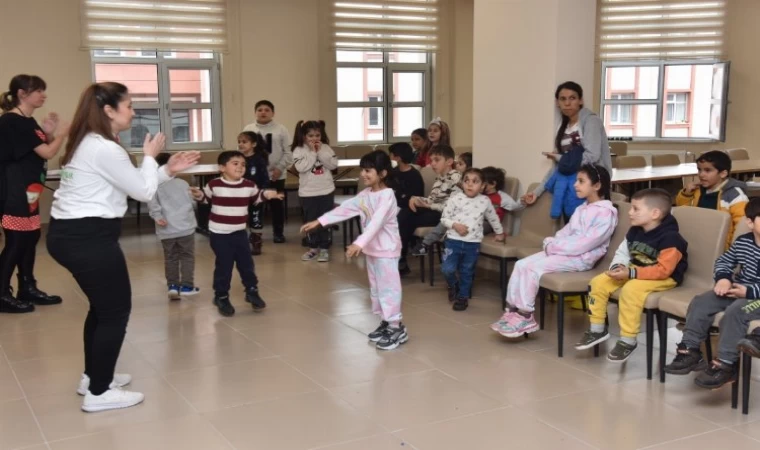 Afetzede çocukların yüzleri Kartepe’de güldü