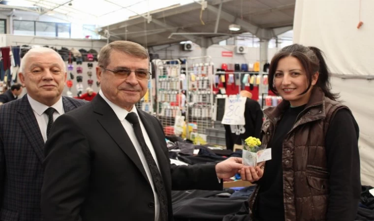 BESOB yönetiminden kadın esnaflara çiçekli ziyaret