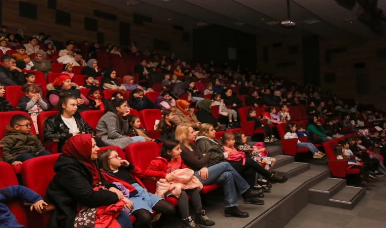 Bursa Gürsu’da ücretsiz sinema ve tiyatro keyfi