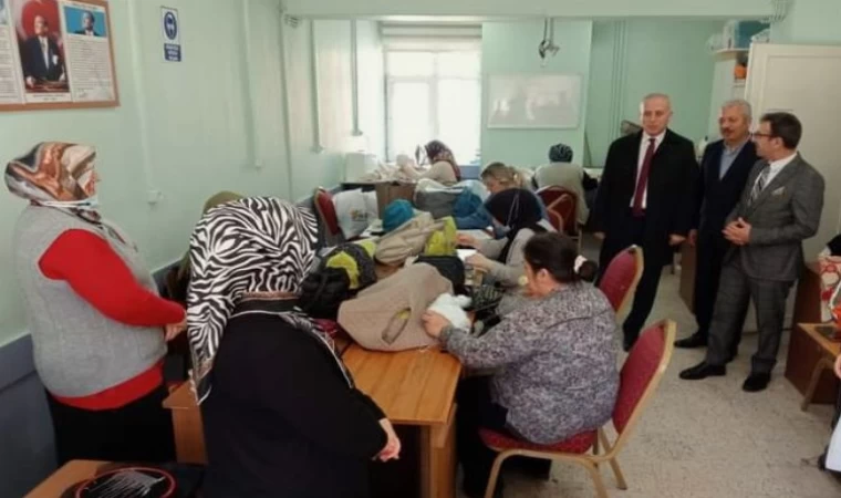 Bursa Yenişehir’den depremzede çocuklara bayramlık giysi