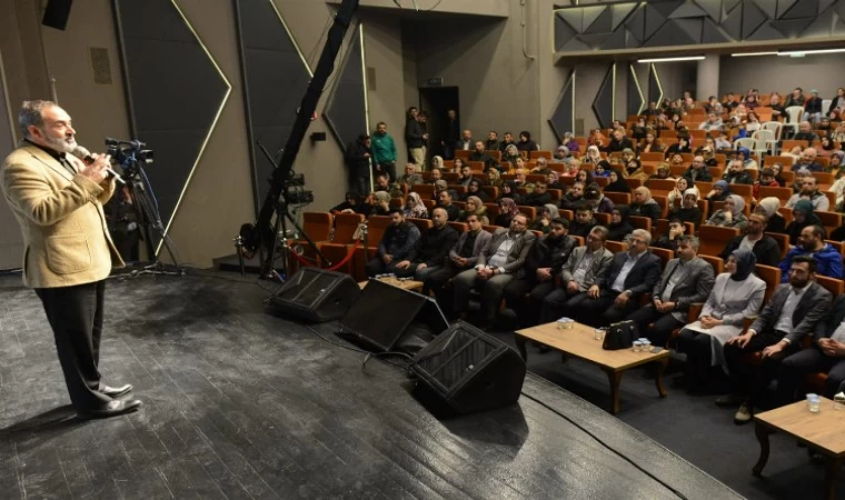 Bursa Yıldırım’da Erzincanlı’dan eşsiz şiir ziyafeti