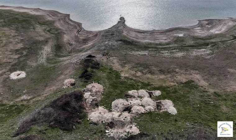Sazlıdere gölü definecilerin köstebek yuvasına döndü
