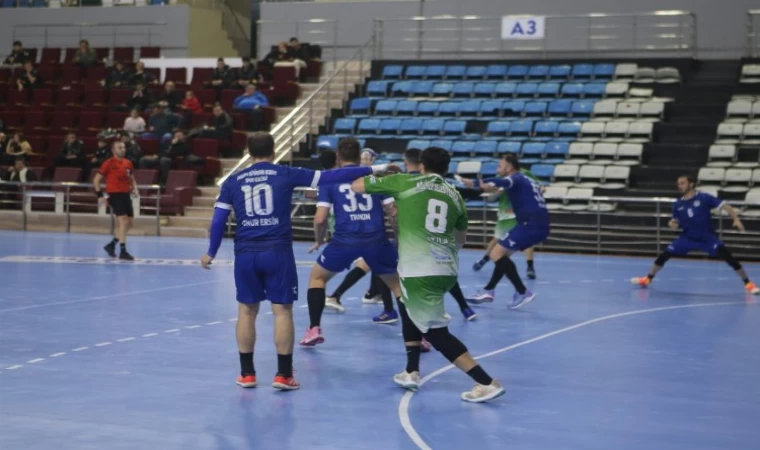 Sakarya hentbolde Nilüfer’i kayıpsız geçti