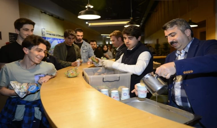 ’Uyumayan Kütüphane’lerde iftar ve sahur ikramı