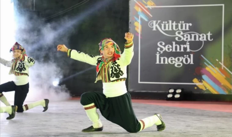 İnegöl’de ’Halk Dansları’ndan muhteşem gece