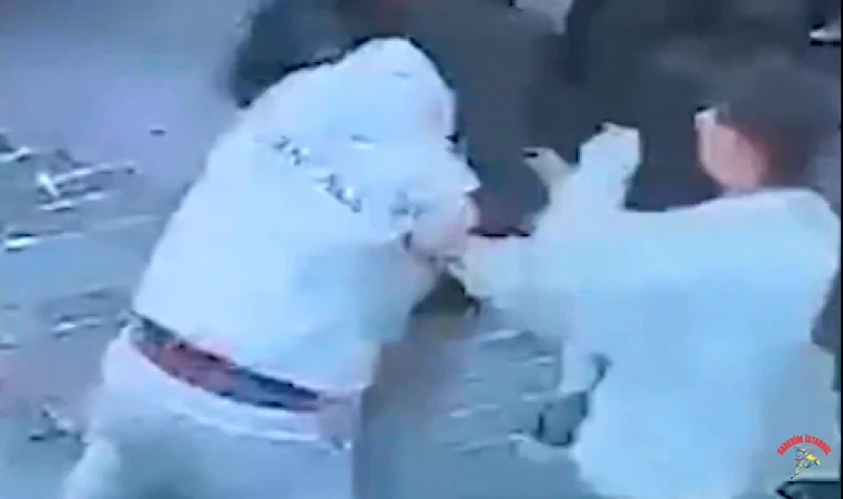 İstanbul Fatih’te turist hanutçunun saldırısına uğradı