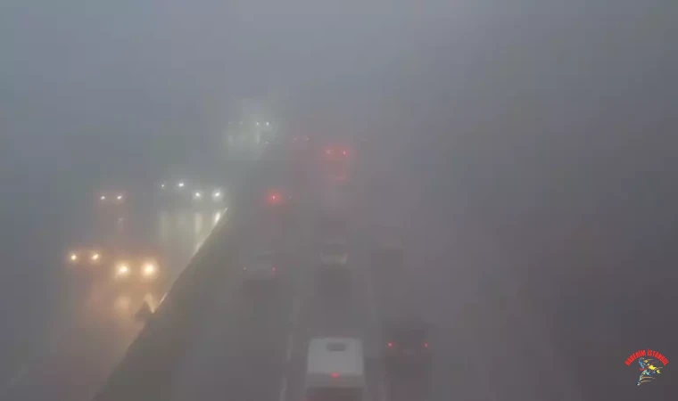 İstanbul’da sis ve yağmur trafiği artırdı