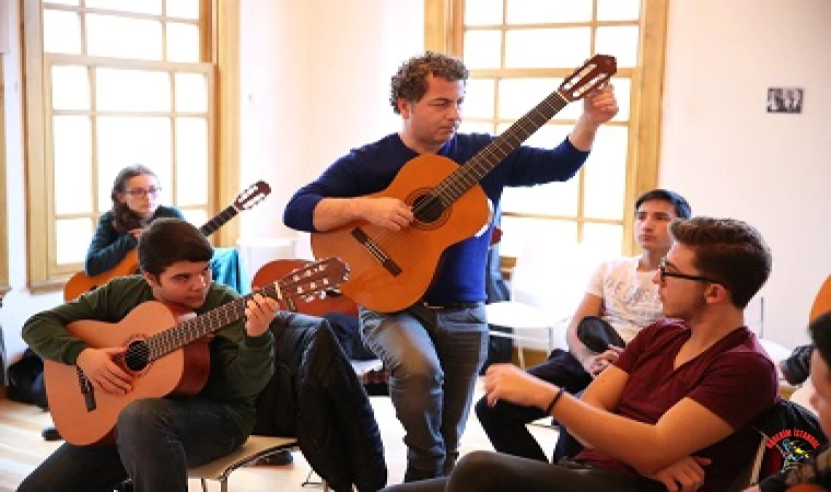 İstanbul Kadıköy’de ücretsiz sanat atölyelerine başvuru