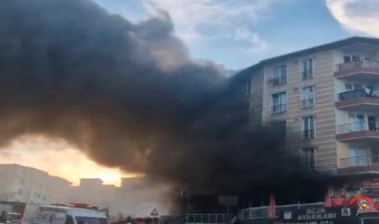 Arnavutköy’de Restoranda Yangın: Duman İçinde Kalanlar Kendi İmkanlarıyla Çıktı