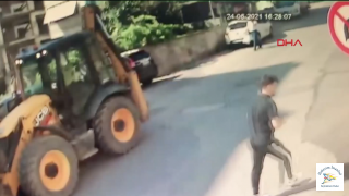 Beykoz'da yayanın iki araç arasında kaldı