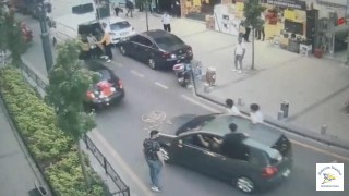 Esenler'de asker konvoyunu polis dağıttı