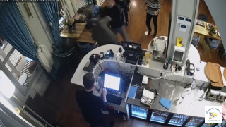 Demet Akalın'nın Mumu Bu Videoya Kadar Yandı