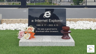 Bir de Mezartaşı Diktiler!