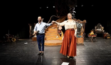 İBB Şehir Tiyatroları İzmirli Sanatseverlerle Bir Araya Geldi