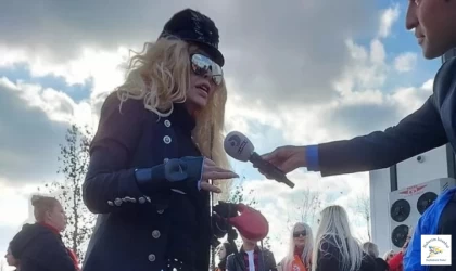 Yenikapı'da Seyhan Soylu'dan tasmalı şov