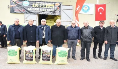 Manisa’da gübre dağıtımı sürüyor
