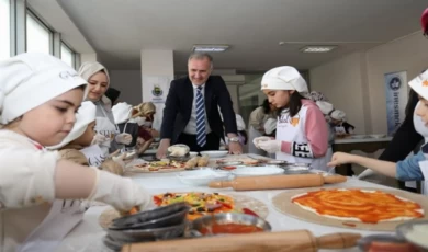 Minik aşçılar ’İnegöl Köfteli Pizza’ yaptılar