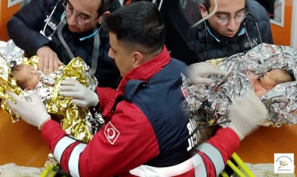 10 günlük Yağız bebek Enkaz altında 90 saat dayandı