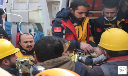7 yaşındaki Beşir 81 saat sonra enkazdan sağ olarak çıkarıldı
