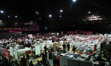 Antalya Büyükşehir’in yardım seferberliği sürüyor