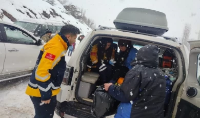 Batman Sason’da köydeki hastaya 10 saatte ulaşıldı