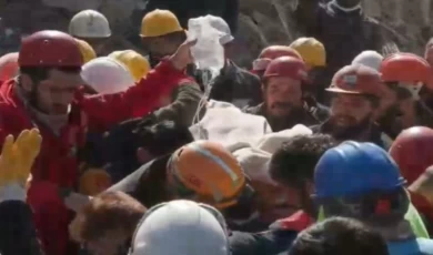 Bir mucize de Gaziantep’ten! 81 saat sonra...