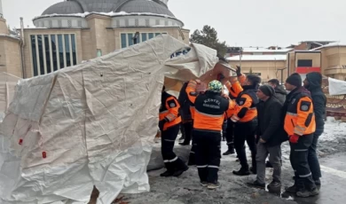 Bursa Kestel’in deprem bölgesine destekleri sürüyor